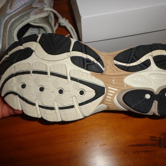 FIRM Saucony ProGrid Omni 9 Sneakers 6W/4.5M Grey Breathable Mesh Upper - Picture 11 of 13